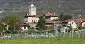 Castello_di_Bruzolo_visto_da_sud-est